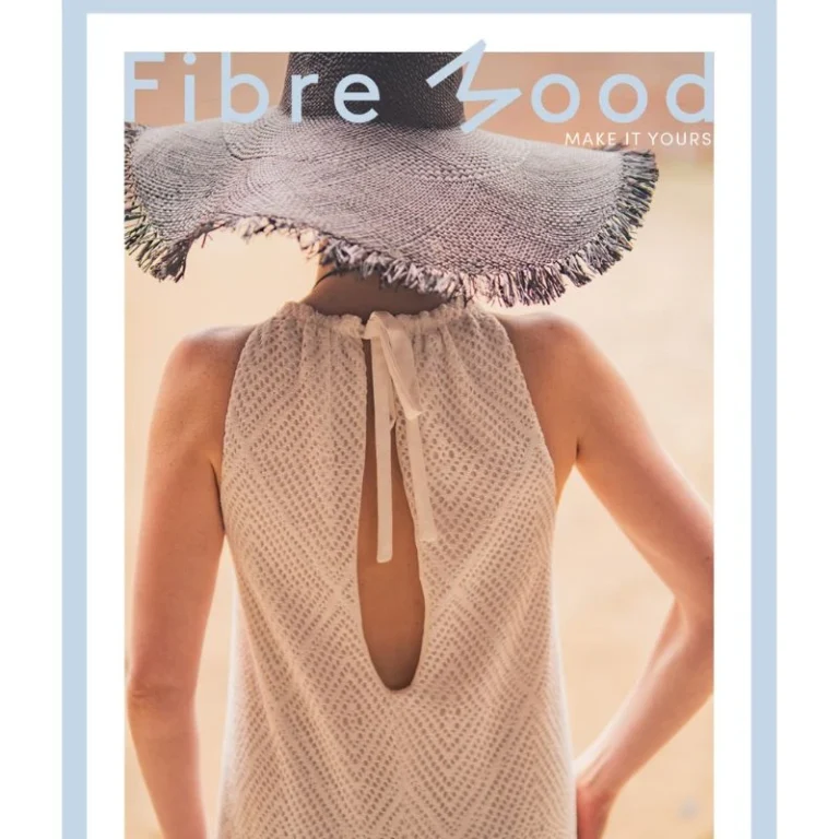 Portada de la revista de patrones de costura Fibre Mood 39, mostrando modelos con prendas de verano, estilo boho, telas fluidas y siluetas relajadas.