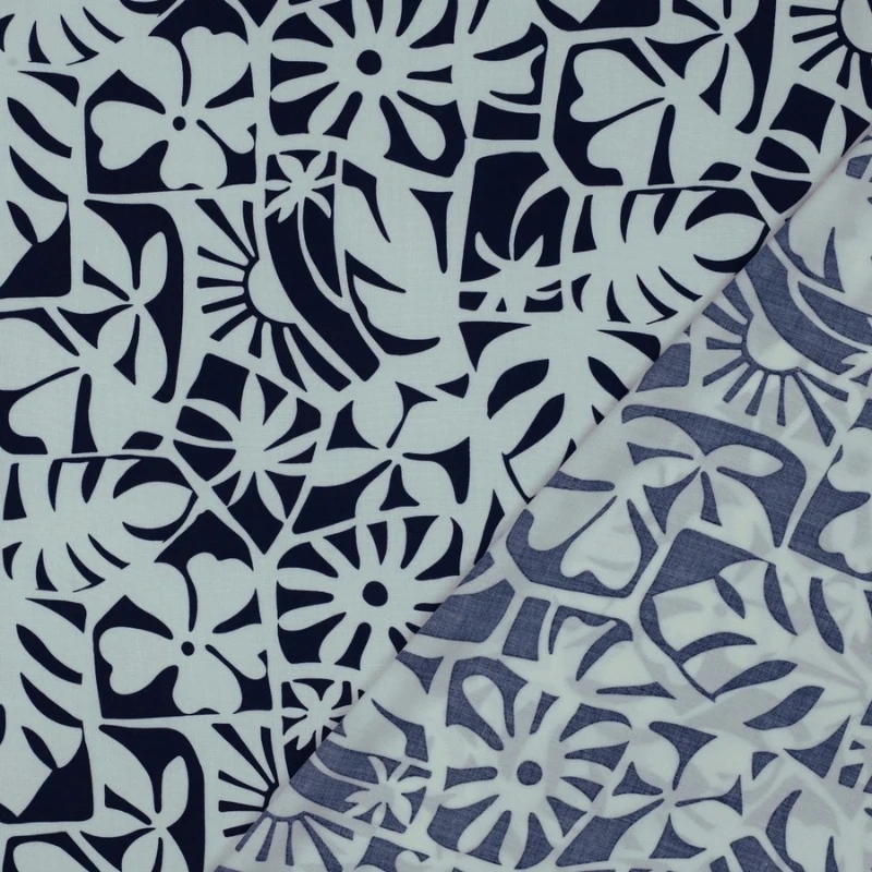 Viscosa Ecovero™ con estampado tropical azul marino y blanco. - Imagen 3