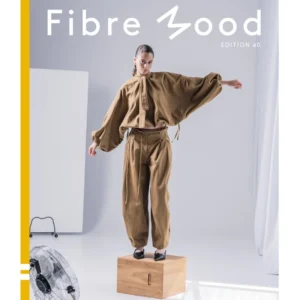 Portada de la revista de patrones de costura Fibre Mood edición número 40, mostrando el diseño principal de la nueva colección de transición.